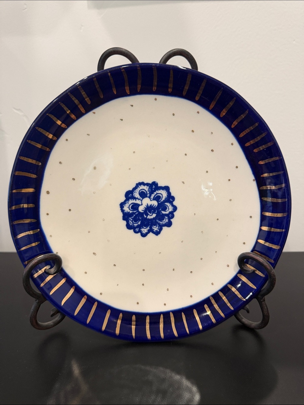 Anthropologie 8” “Garden Guest" Dessert Plate By Carla Dinnage